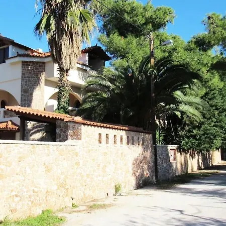 Apollon Вилла Corinth