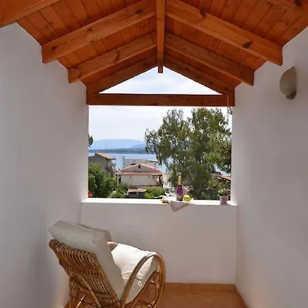 Apollon فيلة Corinth